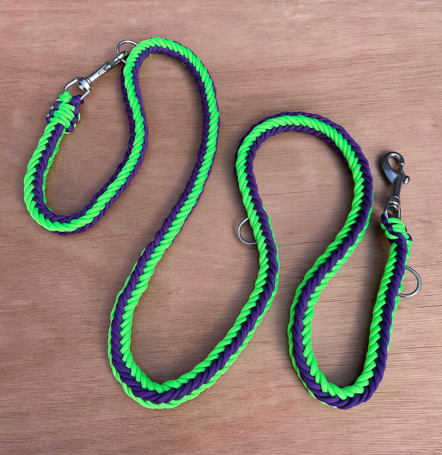 Chunky Paracord Folding Police Lead with Stainless Steel Trigger Hooks