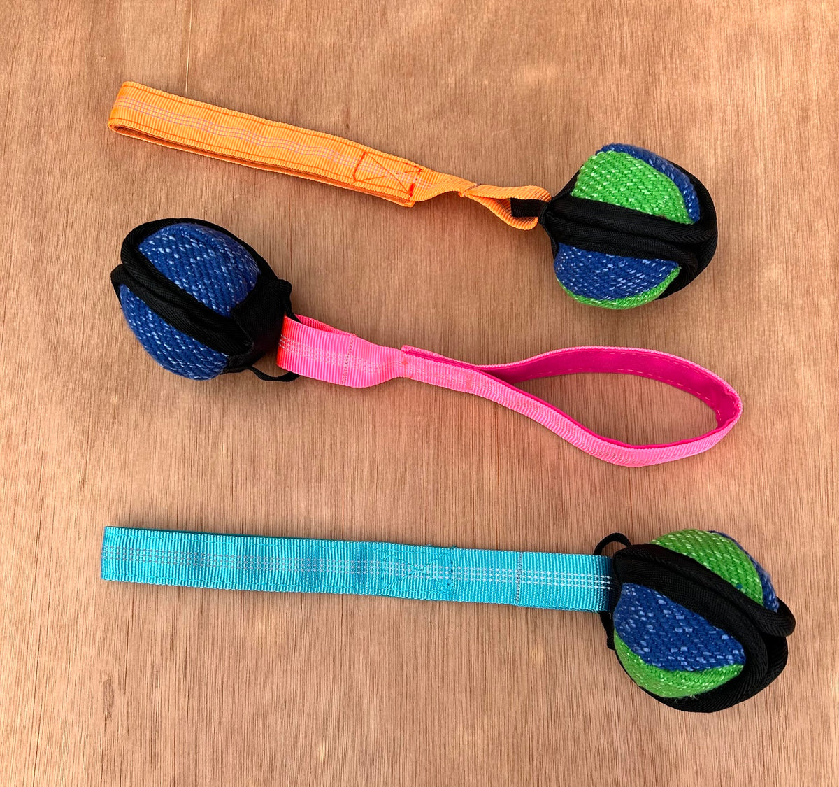 Clam Lotus Dog Treat Ball - 8 inch handle